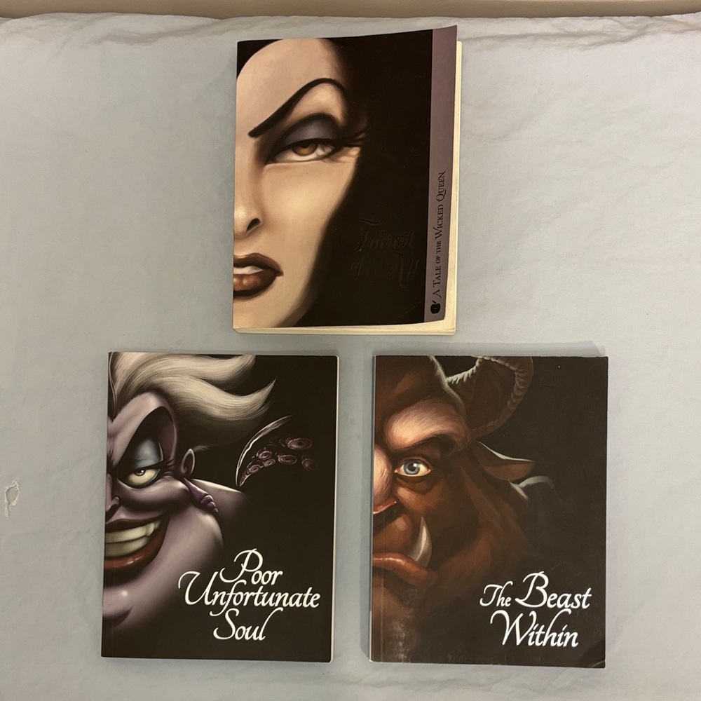 Lot 3 Disney Villains  SC Books Wicked Queen, Unfortunate Soul, Beast Within